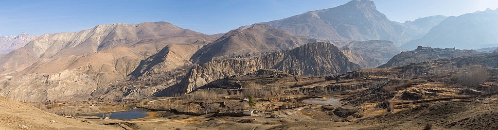 Kali Gandaki Tal mit Blick auf die Stadt Jahrkot