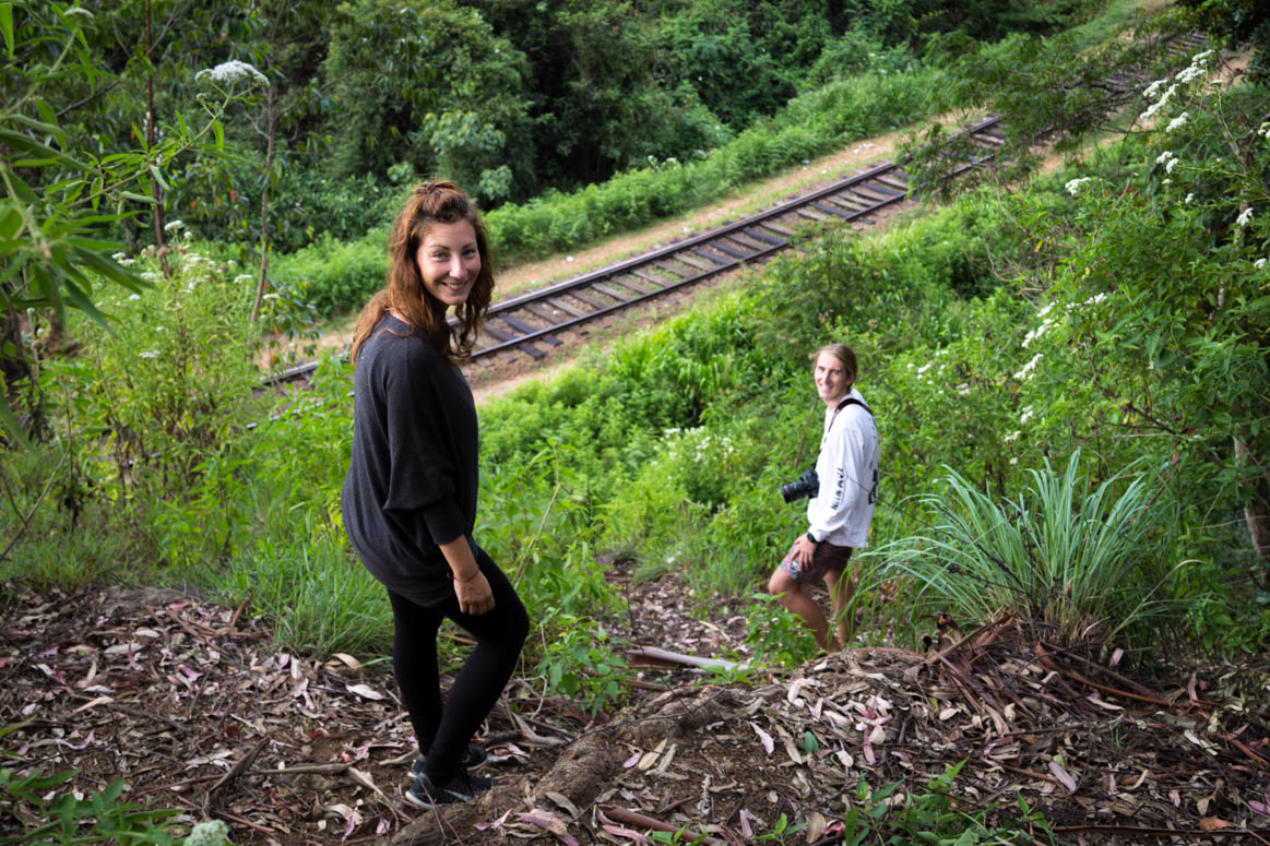 Querfeldein zur Eisenbahn mit Lachlan