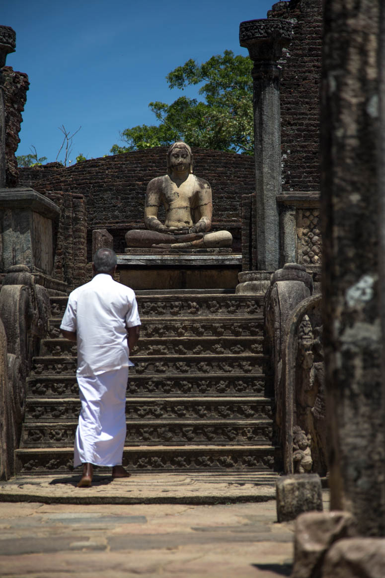 der heilige Moment in Polonnaruwa