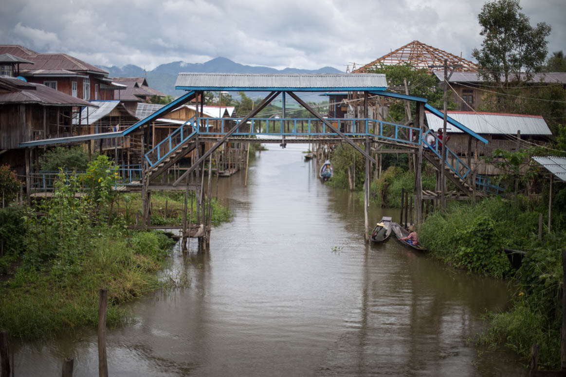 Die Brücke am Fluss