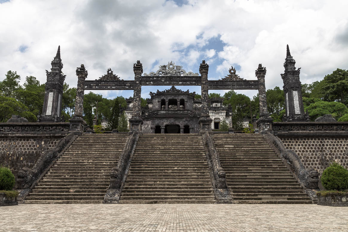 Der Eingang zum Kai Dinh Grabmahl
